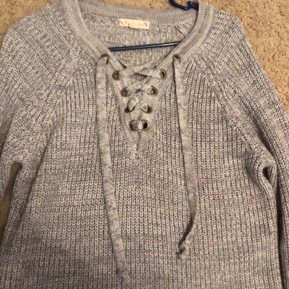 sweater - Picture 3 of 3